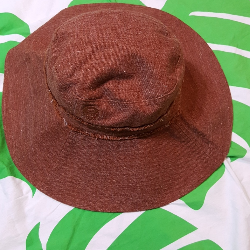 Mountain hard wear hat - Picture 2 of 4